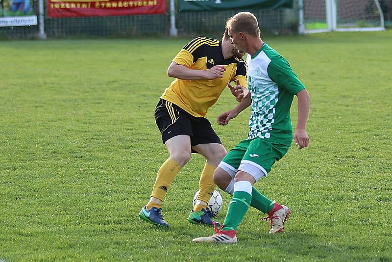 Z fotbalového utkání I.B třídy Lišany - Zavidov (0:5)