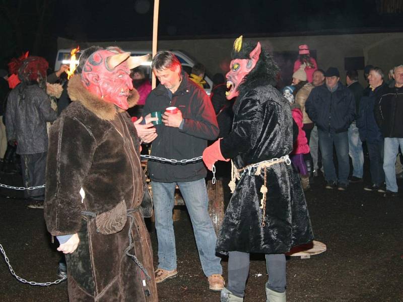 Mikulášská nadílka a čertí rej v Městečku