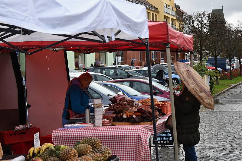 Africké trhy na rakovnickém náměstí.