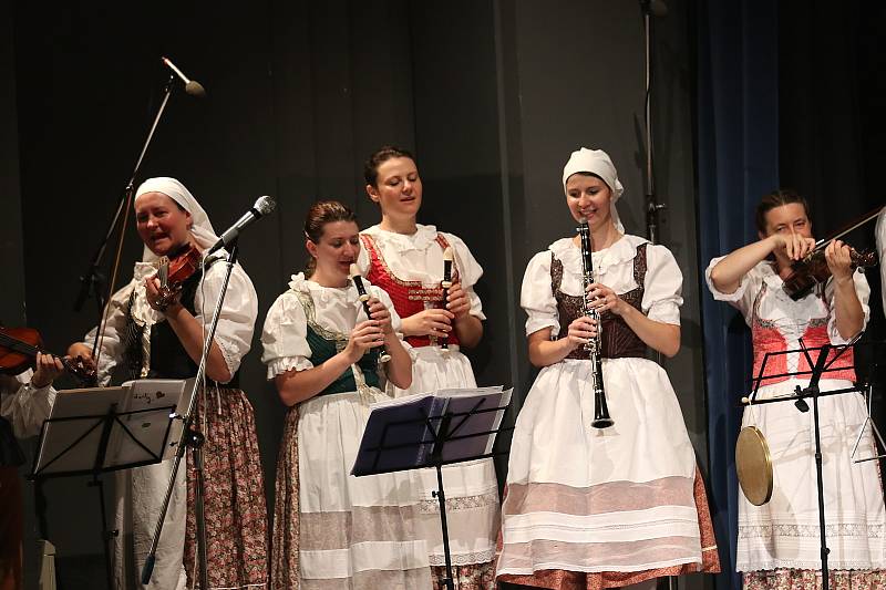 Dětský folklórní soubor Borůvky se zúčastnil celostátní přehlídky v Jihlavě.