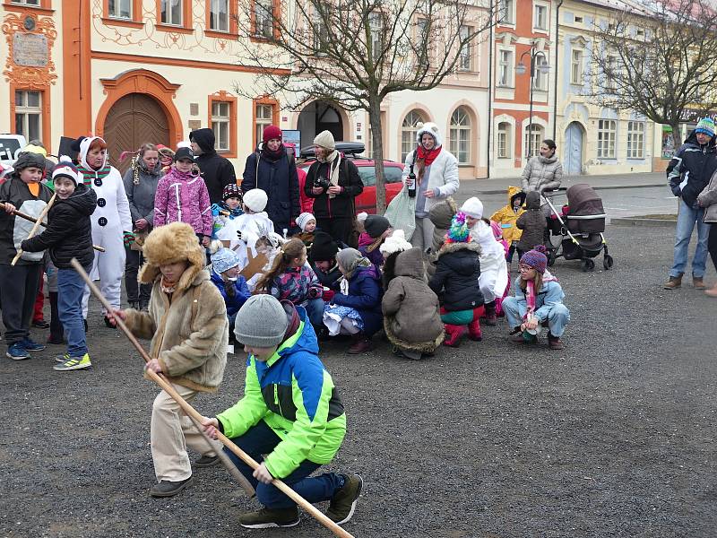 Hlavním tématem masopustu v Rakovníku byla zima.