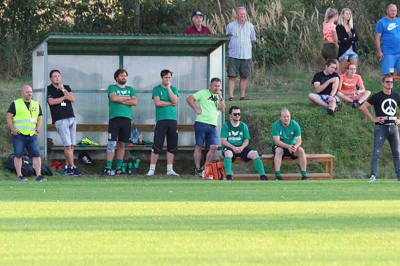 I. B třída: Lubná (v černozeleném) potvrdila dobrou formu, Vinařice porazila 4:1.