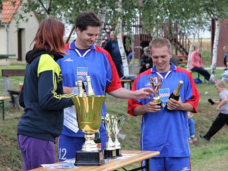 V Krakově se uskutečnil tradiční fotbalový turnaj, ve kterém letos dominovaly Petrovice. Foto: Obec Krakov