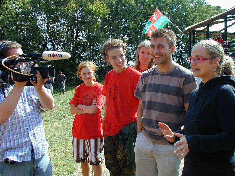 Letní dětský tábor v Branově navštívil Josef Pejchal a Kristýna Kociánová.