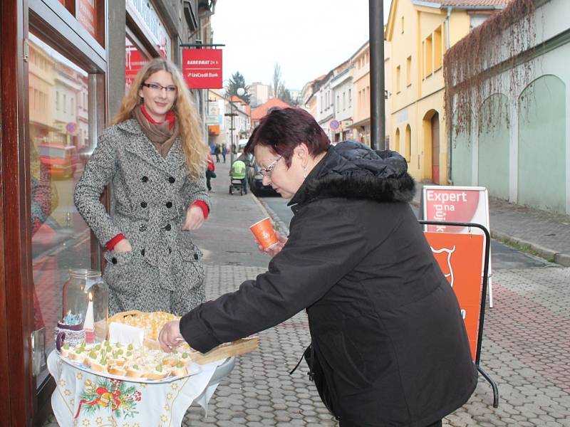 První Adventní svícení na Husově náměstí v Rakovníku