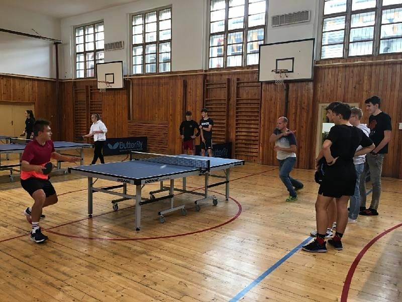 Masarykova obchodní akademie v Rakovníku hostila mezitřídní turnaj ve stolním tenise.