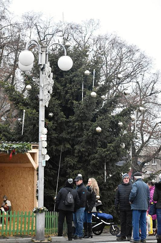 Z vánočního jarmarku na Komenského náměstí v Novém Strašecí.