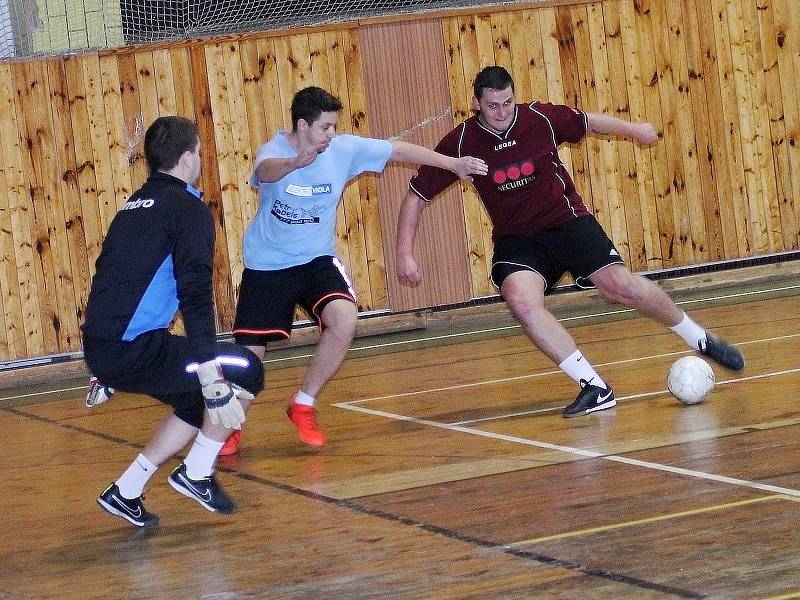 Jubilejní dvacátý ročník Viola Cupu ovládla symbolicky Elektro Viola. Ve finále zdolala loňského vítěze - FC Fokeful.