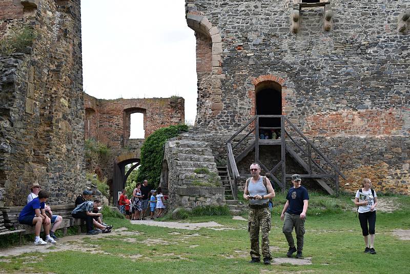 Hrad Krakovec je v létě v obležení turistů. Návštěvnost je srovnatelná s tou loňskou, kdy byla rekordní.