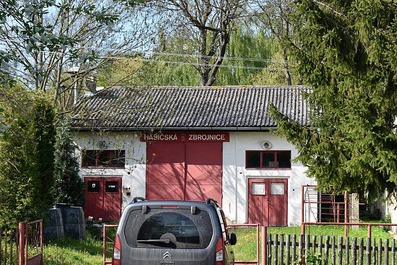 V Kroučové se v příštím roce bude navyšovat kapacita vodojemu. Dále se plánují domovní čistírny, multifunkční hřiště, revitalizace rybníku nebo také výsadba stromů.