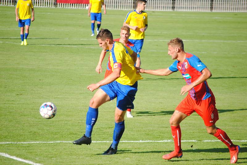 SK Rakovník prohrál v úvodním kole ČFL s Viktorií Plzeň B 0:3 (0:0).