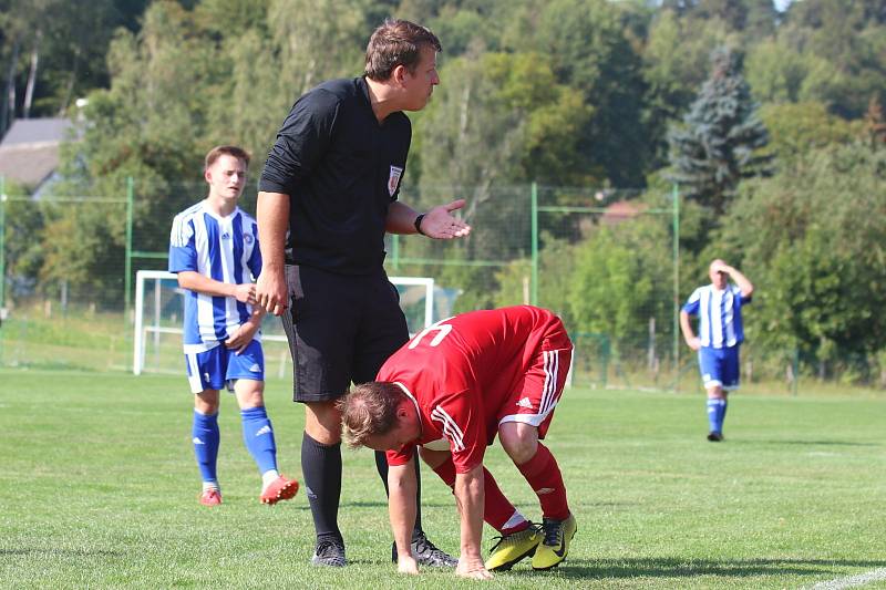 B tým Zavidova (v červeném) si v okresním přeboru jasně poradil s Pustověty 8:2. A to nedal jednu penaltu