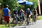 Buckův triatlon letos absolvovalo 77 sportovců.