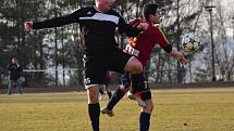 Fotbalisté Zavidova nestačili v jarní premiéře na Tochovice, kterým podlehli 1:2.