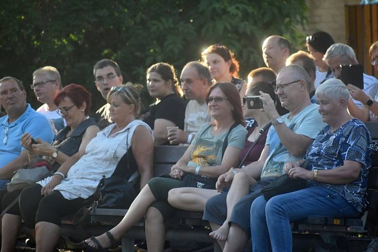 Koncert The Beatles Revival a Karla Kahovce v Letním kině Rakovník