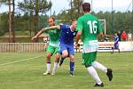 Na úvod divize fotbalisté SK Slaný (v modrém) vyhráli na hřišti Tatranu Rakovník 2:1 po penaltové rozstřelu.