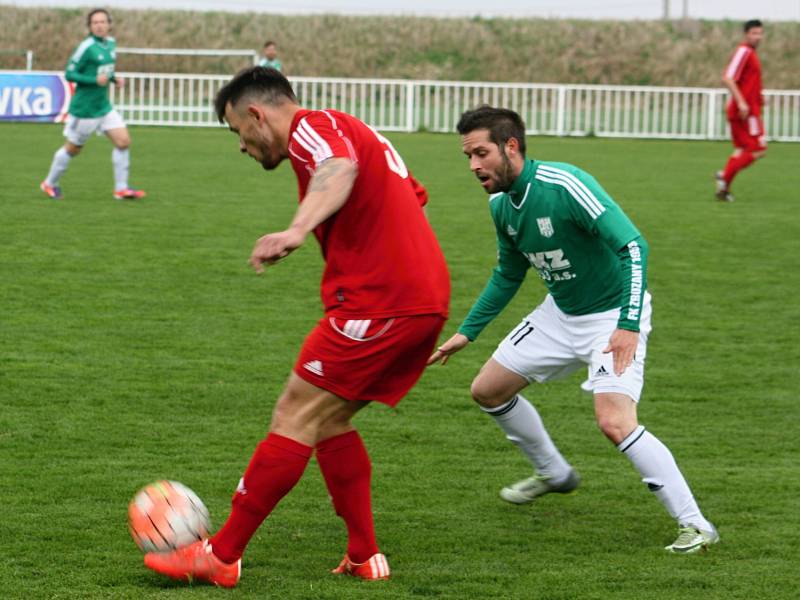 Fotbalisté Nového Strašecí porazili favorizované Zbuzany 3:2.