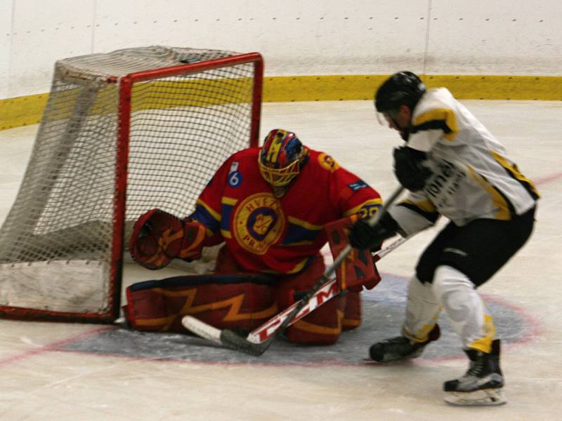Hokejisté HC Rakovník prohráli v prvním domácím přípravném duelu s Hvězdou Praha 5:6.