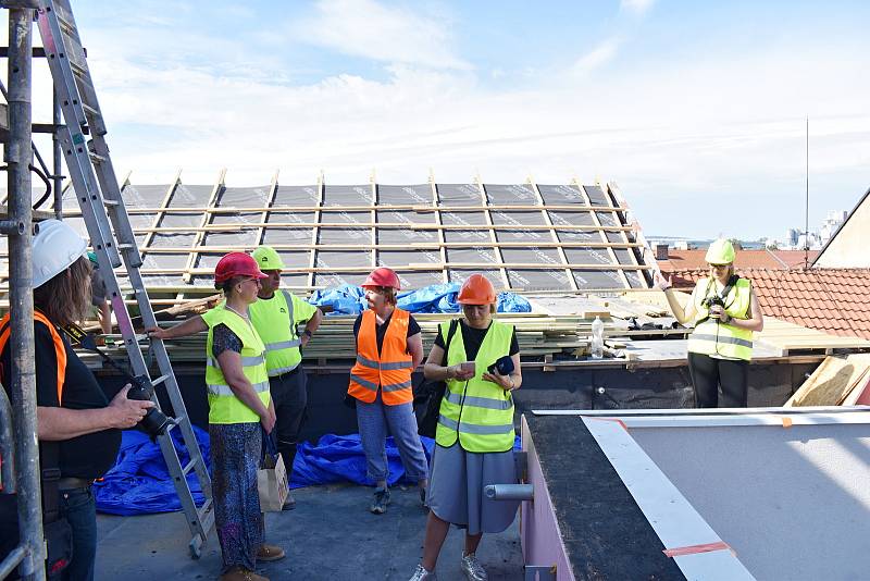 Stavba Víceúčelového studijního a společenského centra spěje do poslední fáze.