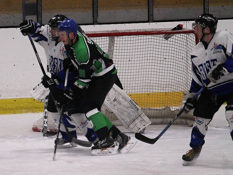 Rezerva rakovnického HC zdolala v 10. kole krajské soutěže Žilinu 7:5.