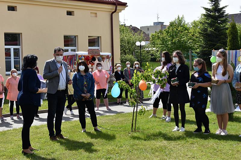 Cirkus Boboland v Domově seniorů v Novém Strašecí.