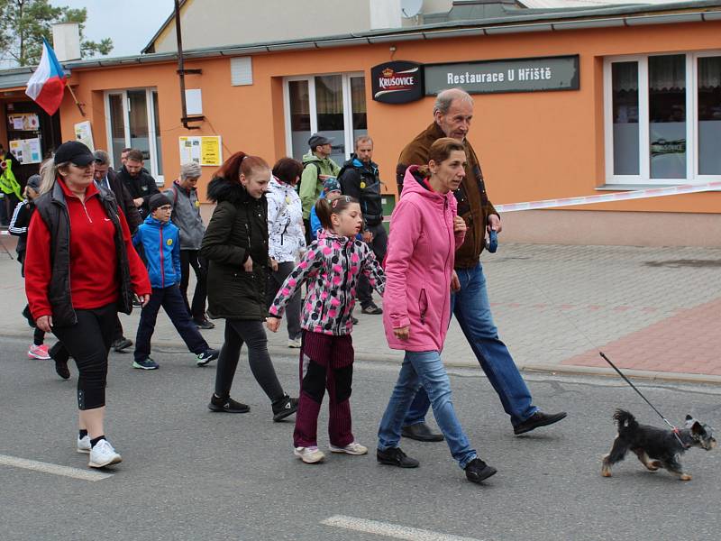 Trasy Lišanské šlapky zdolalo letos asi 300 lidí.