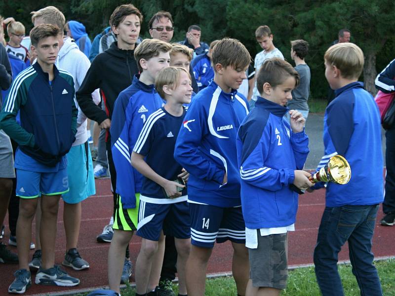 V mládežnickém fotbalovém turnaji MRak Cup triumfovala v kategorii U14 Vlašim, v kategorii U15 byl nejlepší Motorlet. 