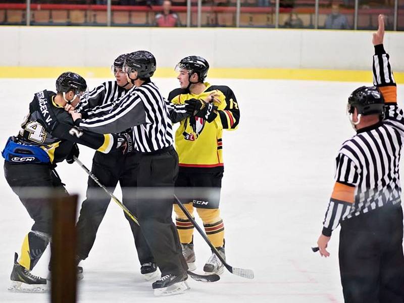 Hokejisté HC Rakovník prohráli v Mělníku vysoko 1:6.