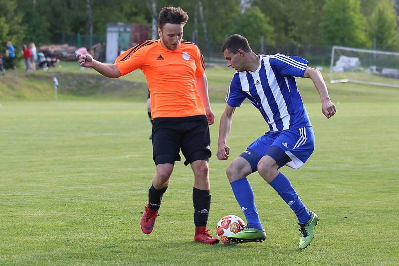 Z fotbalového utkání krajské I.B třídy Zavidov - Slaný B (3:0)