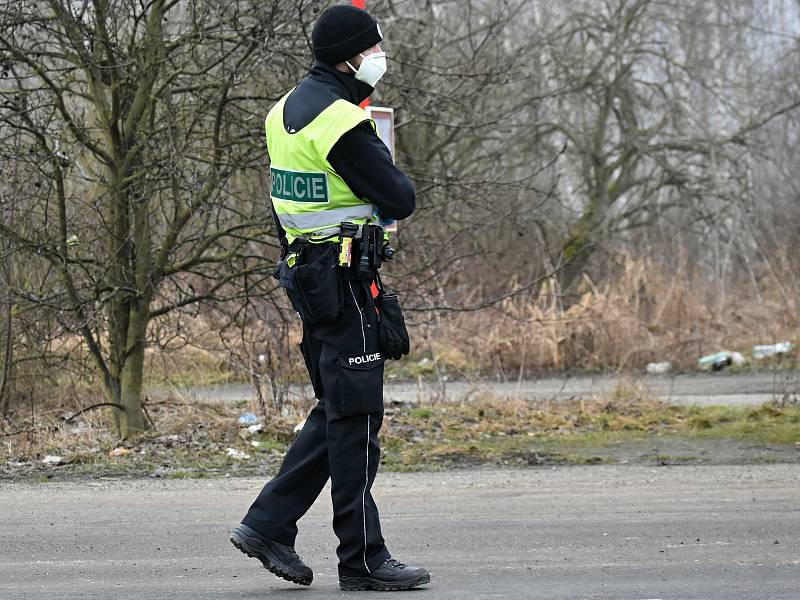 Policejní kontroly na Rakovnicku na hranicích okresů.