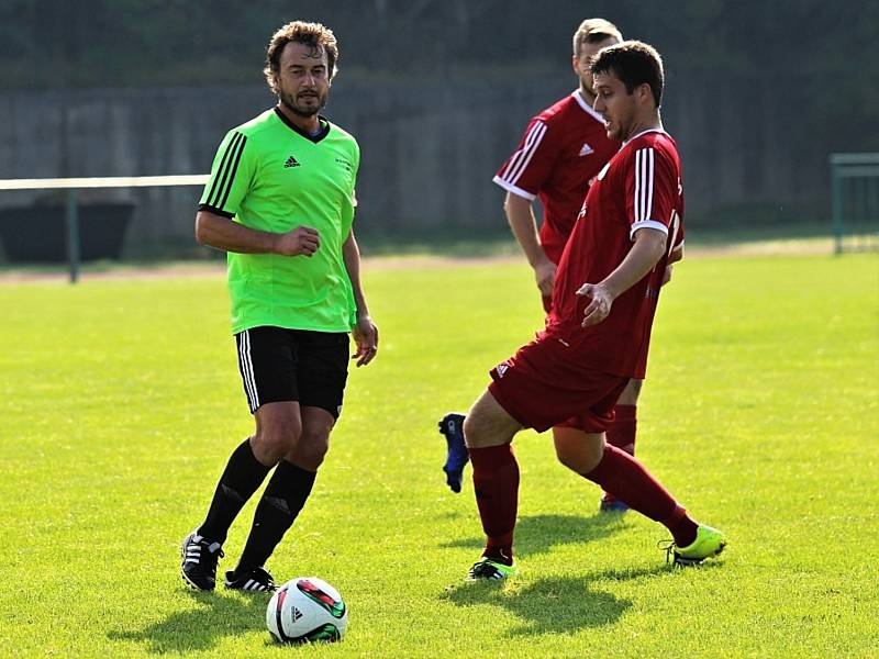 Ve šlágru 5. kola okresního přeboru zvítězily Kolešovice na Olympii po penaltách. V základní hrací době skončil duel 0:0.