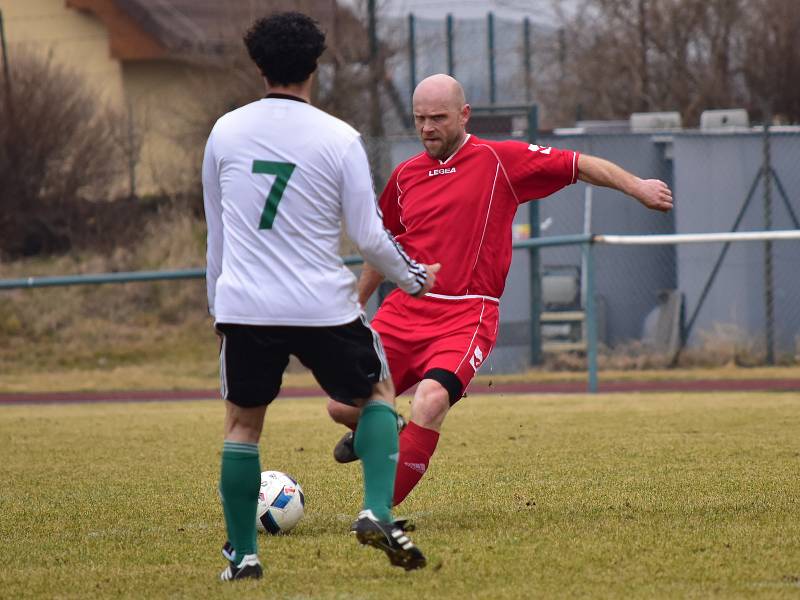 Rakovnická Olympie zdolala v prvním jarním kole okresního přeboru Slabce 3:0