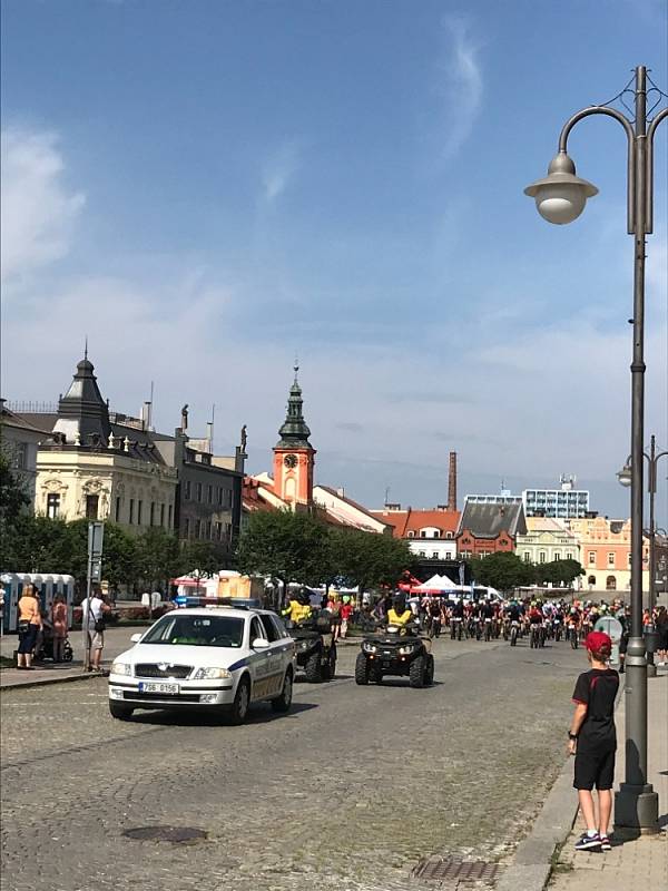 Magnetem nedělního cyklistického programu byl MTB závod.