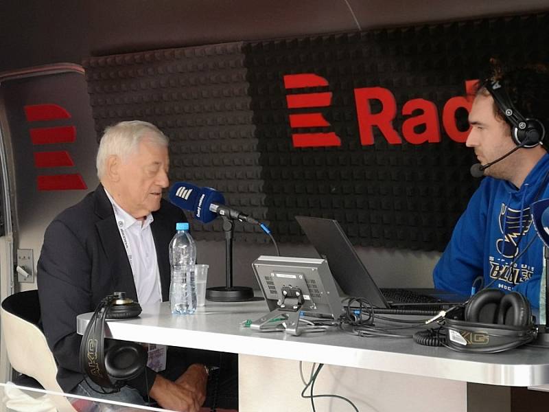 Někdejší kapitán československé reprezentace a později úspěšný trenér Jozef Golonka při rozhovoru v pořadu Host Radiožurnálu Sport.
