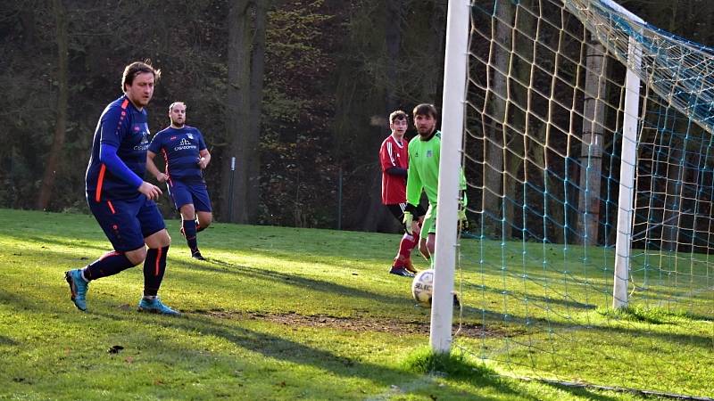 Okresní přebor: Městečko (v modrém) trochu překvapivě doma padlo s Jesenicí 2:4.