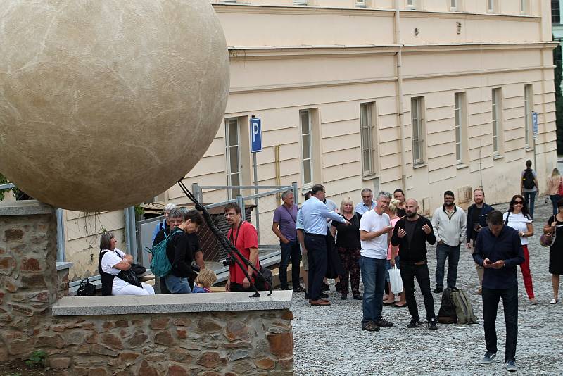 Slavnostní otevření revitalizovaného prostranství u gymnázia.