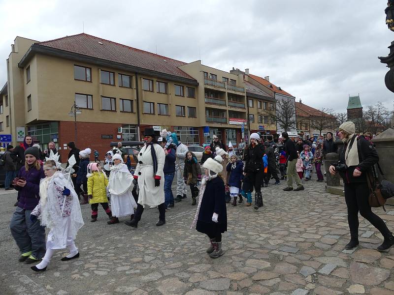 Hlavním tématem masopustu v Rakovníku byla zima.