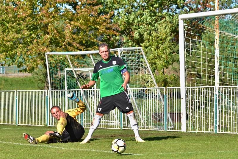 Z fotbalového utkání I.B třídy Tatran Rakovník B - Slaná B (3:1)