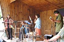 Keltování 2008 šestý ročník charitativního festivalu keltské hudby proběhl na hřišti v Lužné v Čechách.