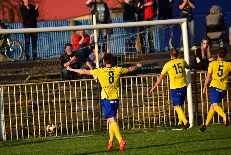 Fotbalisté SK Rakovník v divizní dohrávce smetli Klatovy 4:0.