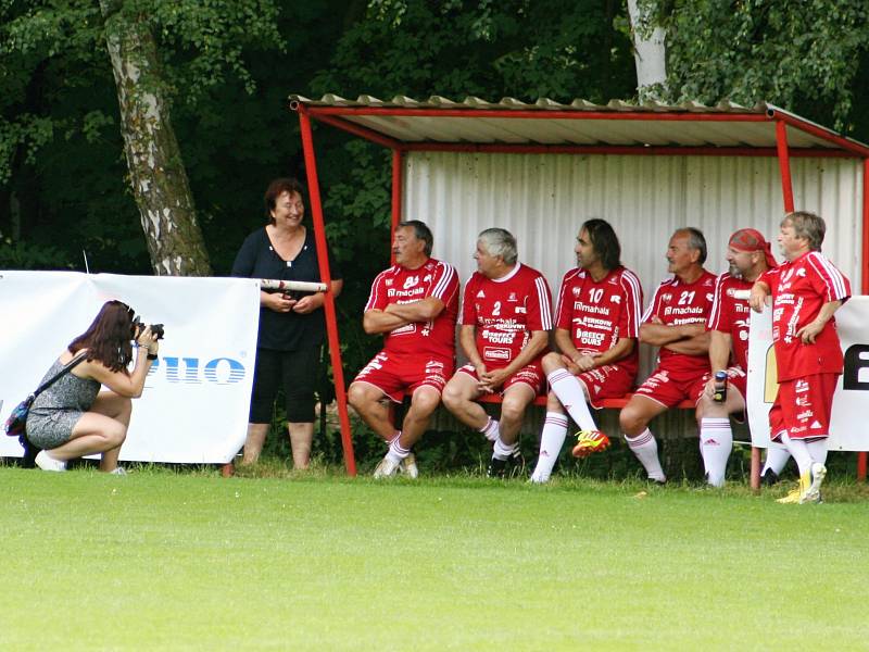 Oslavy 90 let fotbalu v Kolešovicích, stará garda Kolešovic vs. Amfora Praha, 2016