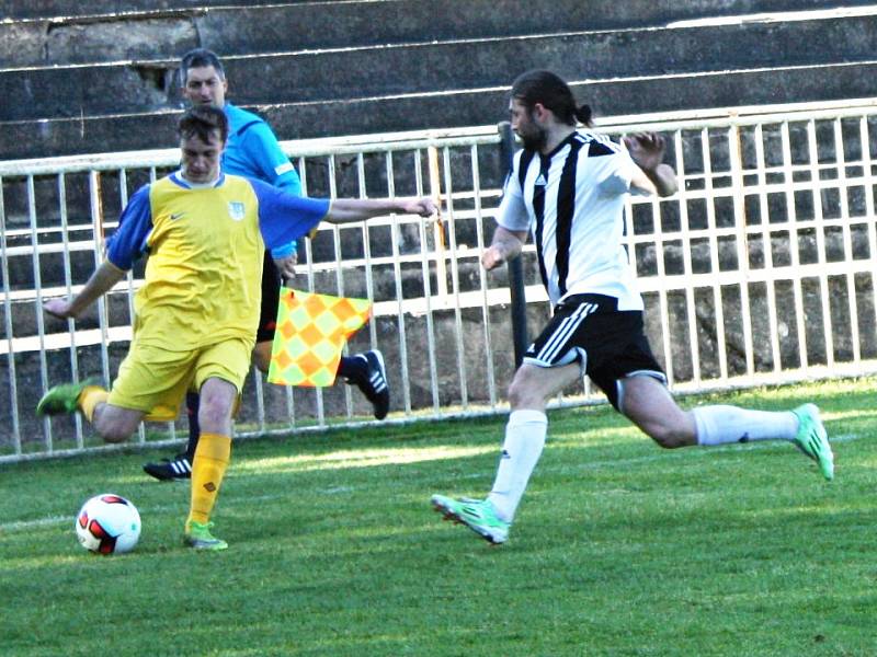 Fotbalisté SK Rakovník porazili v prvním jarním kole krajského přeboru Mnichovo Hradiště 4:0.