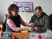 Ženy z Kolešovského Babince vyzdobily náves a připravily velikonoční hru pro děti