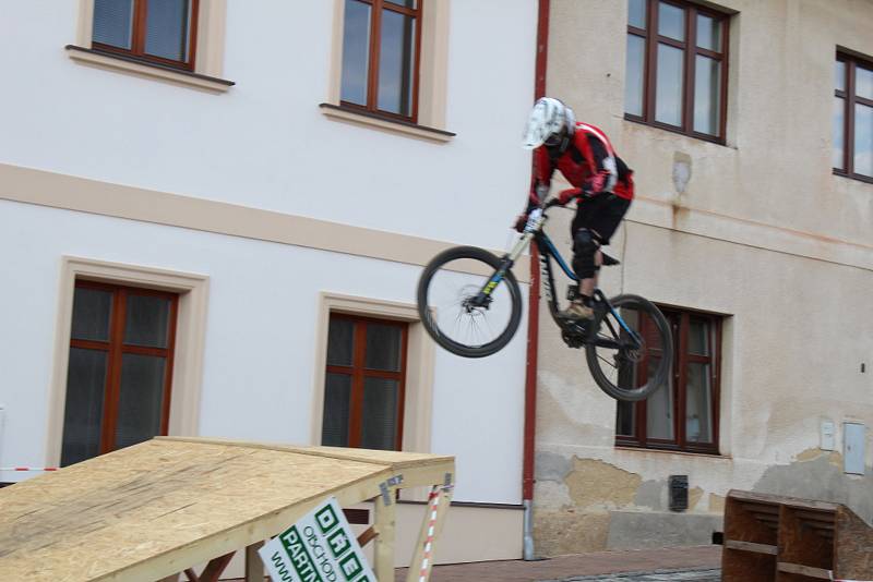 Sobotní program nabídl například downhillový závod.