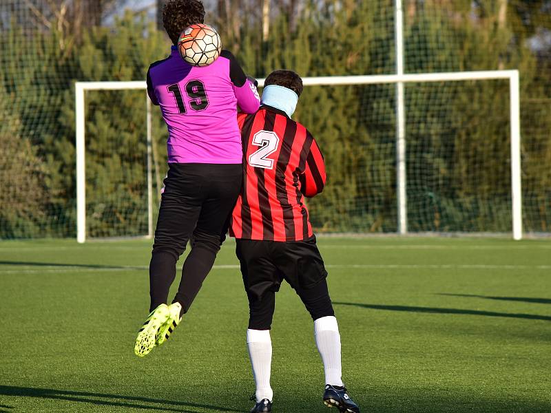 Rezerva rakovnického Tatranu si poradila s Cerhovicemi, které zdolala pro brankách M. Kučery 2:1.