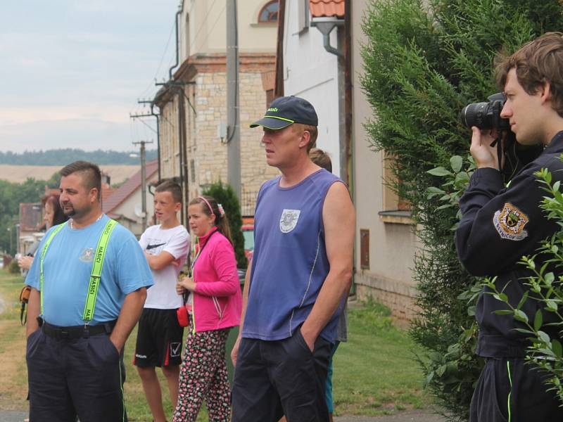 SDH Řevničov dostal nové auto