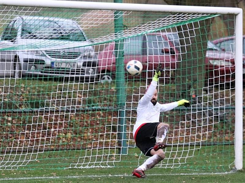 Fotbalisté Hředel ve 12. kole okresního přeboru porazili Olešnou 4:1.