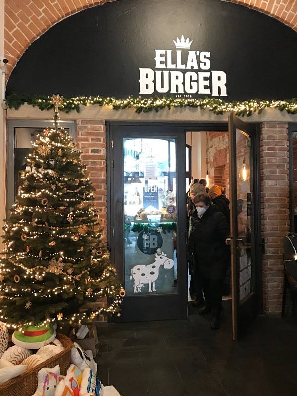 Jarmark Vánočka v Ella's Burger byl plný adventní pohody.