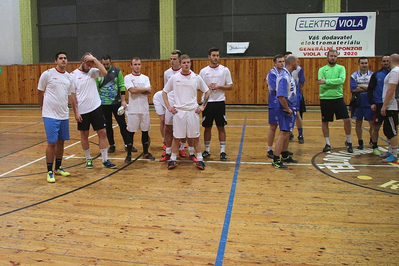 Dvaadvacátý ročník Viola Cupu ovládl Redoby team. O jeho vítězství rozhodly až penalty.