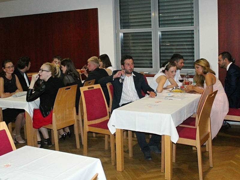 Absolventský ples Masarykovy obchodní akademie zakončil oslavy 100 let obchodního školství v Rakovníku.